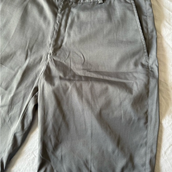 NIKE DRI FIT GOLF SHORTS SIZE 32 wonderful  Solid Nike shorts to golf in - Picture 4 of 12